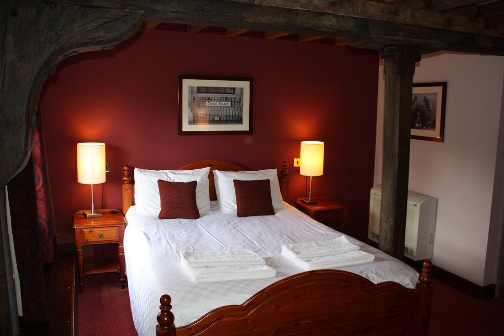 The Riverside Inn Chelmsford Room photo